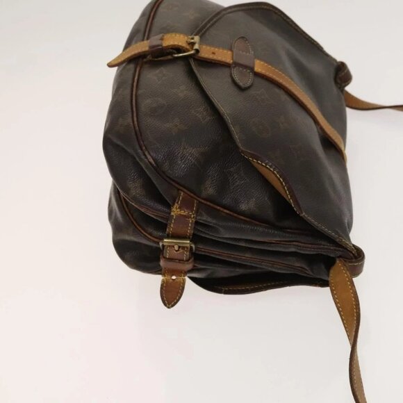 LOUIS VUITTON Monogram Saumur 30 Shoulder Bag - Picture 3 of 16